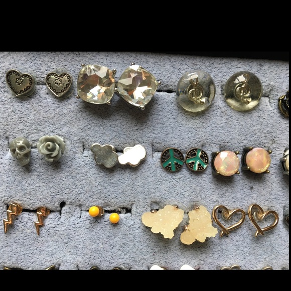 Earrings | 3 FOR $5 OR FREE W/PURCHASE - Picture 4 of 8